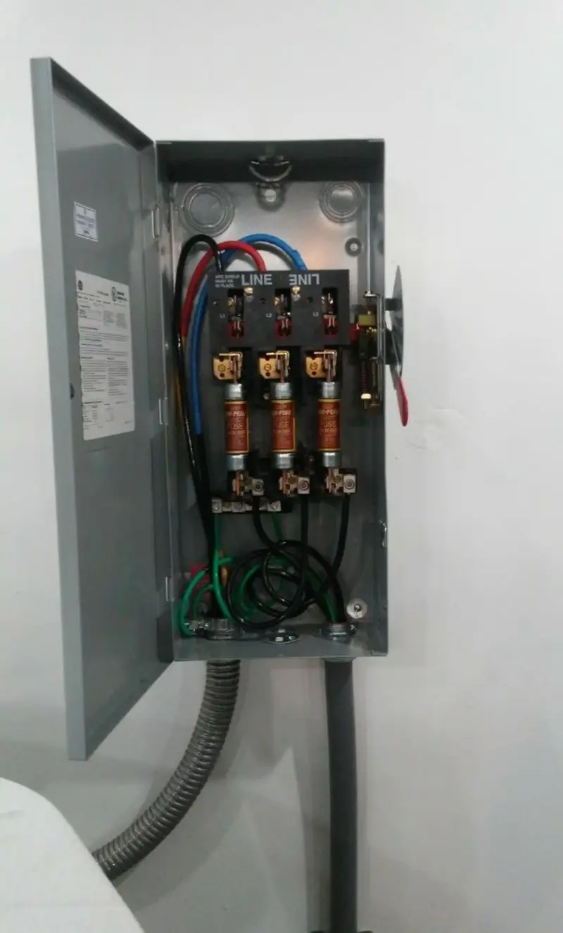 Three-phase disconnect switch installed for Smoke Detector Installation in Melbourne